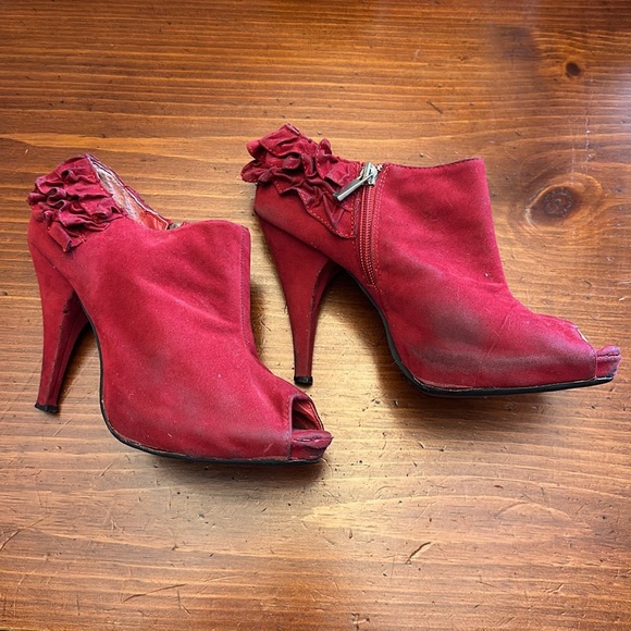 Dollhouse Red Open Toe Ruffle Bootie Heel - Picture 4 of 6
